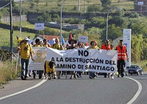 2007 07 29 manifestacion 300x213 Camino de Santiago